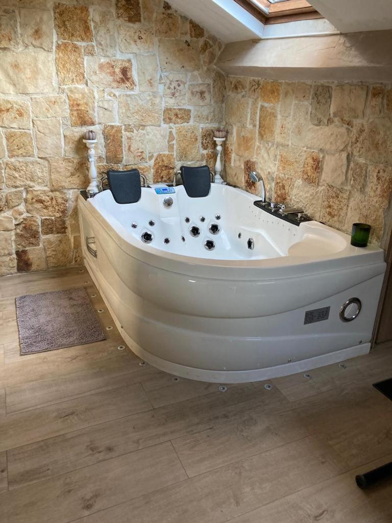 Love Room Jacuzzi Croisette Cannes Exteriér fotografie